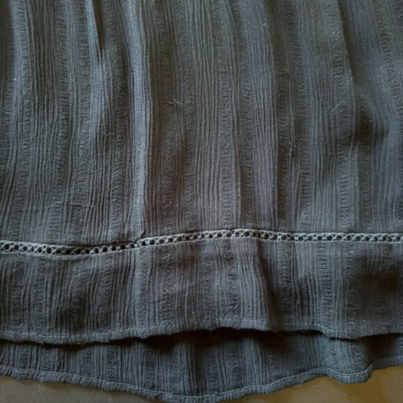 Knox Rose Black Gauzy Lace V-neck Sleeveless Top - Picture 9 of 10